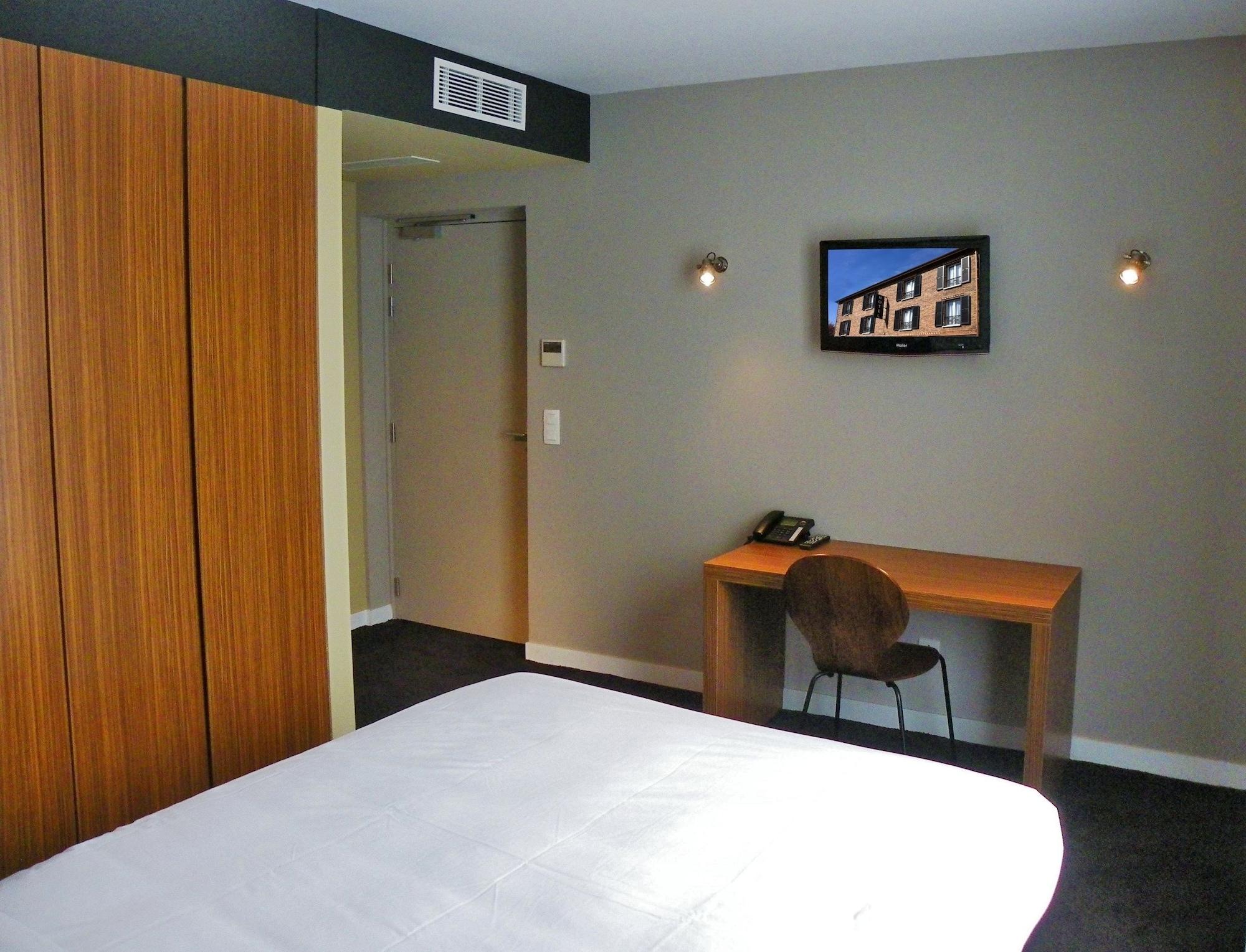 Hotel Les Terres Blanches Chatou Exterior photo