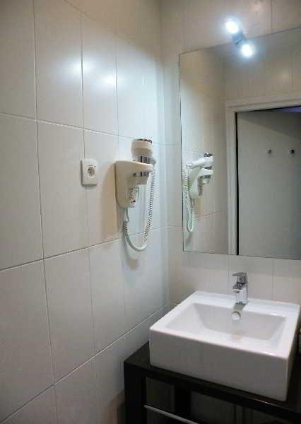 Hotel Les Terres Blanches Chatou Exterior photo